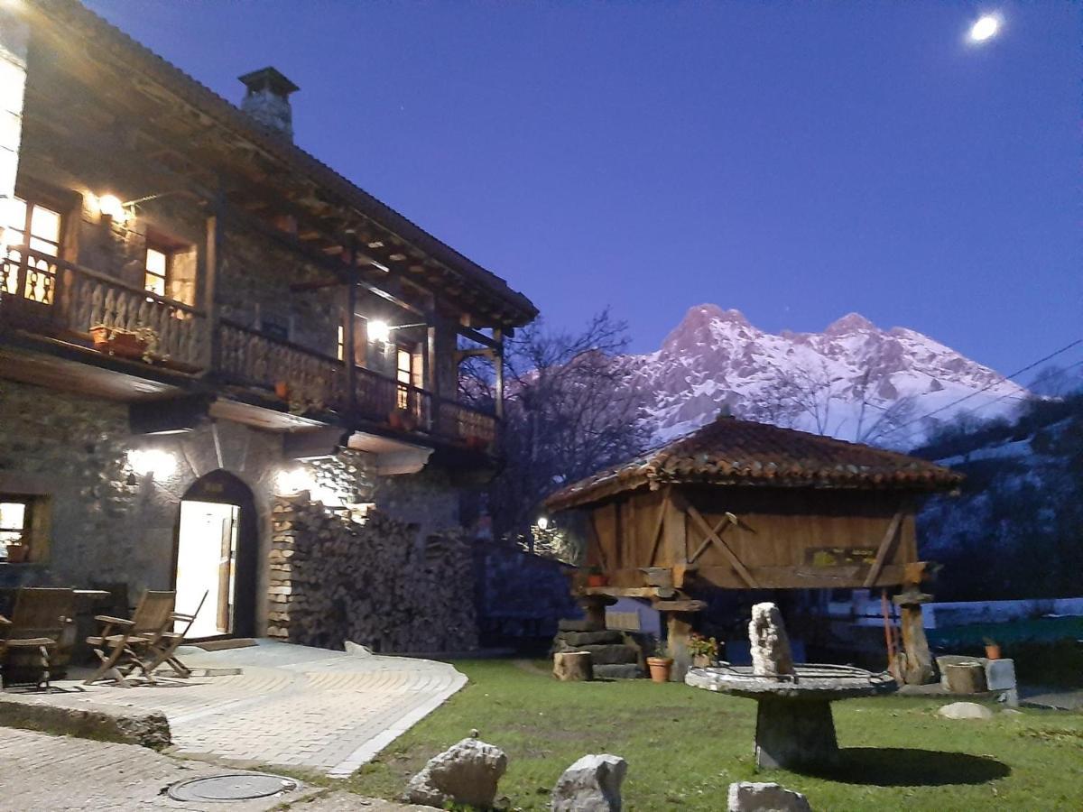 La Casa Vieja En Valdeon Hotel Soto De Valdeon Екстериор снимка